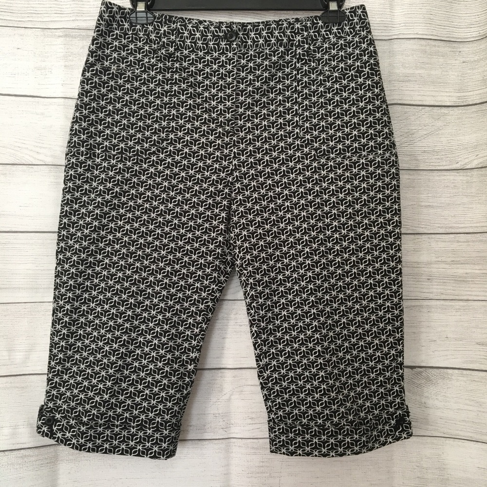 Van Heusen Skimmers Like New Size 12